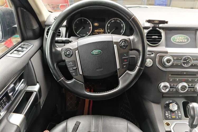 Used Land Rover Discovery 2011 3.0 SDV6 HSE Diesel Version Steering Wheel