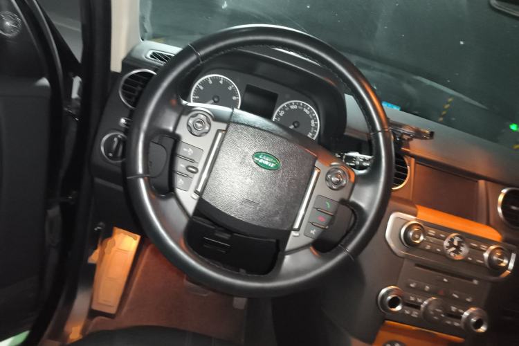 Used Land Rover Discovery 2011 5.0 V8 HSE Steering Wheel