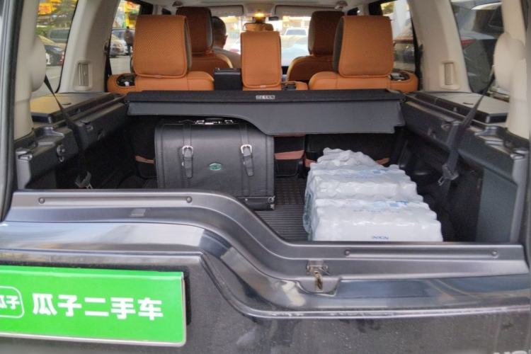 Used Land Rover Discovery 2011 5.0 V8 HSE Trunk