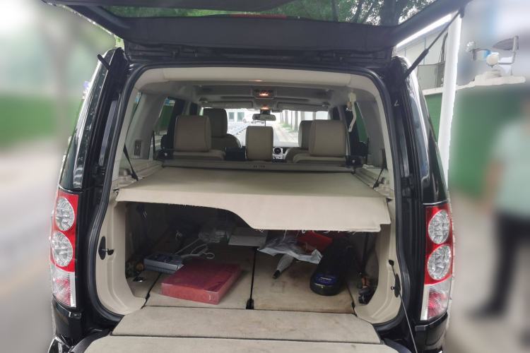 Used Land Rover Discovery 2011 3.0 SDV6 HSE Diesel Version Trunk