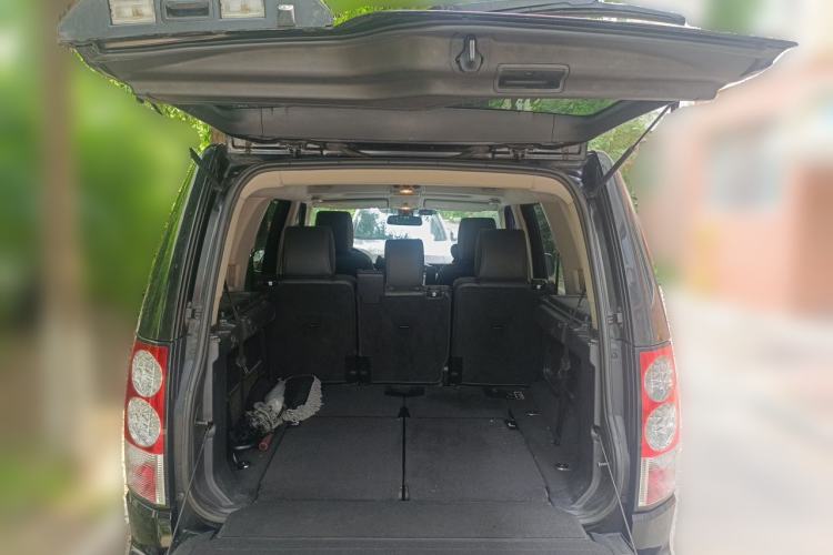 Used Land Rover Discovery 2011 3.0 SDV6 HSE Diesel Version Trunk