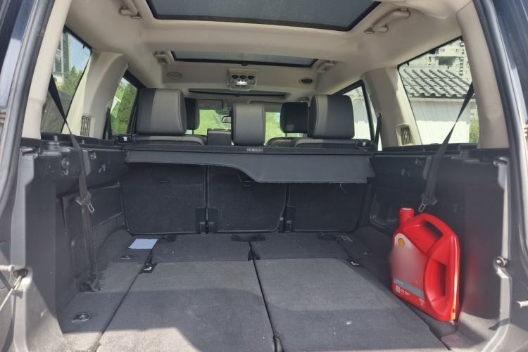 Used Land Rover Discovery 2011 3.0 SDV6 HSE Diesel Version Trunk