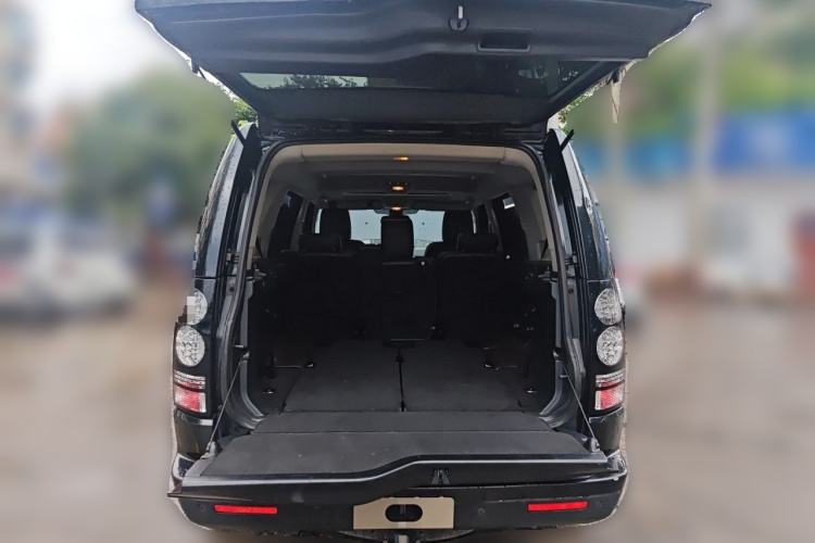 Used Land Rover Discovery 2011 3.0 SDV6 HSE Diesel Version Trunk