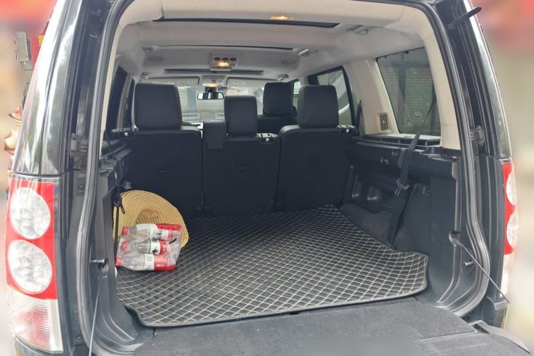 Used Land Rover Discovery 2011 3.0 SDV6 HSE Diesel Version Trunk