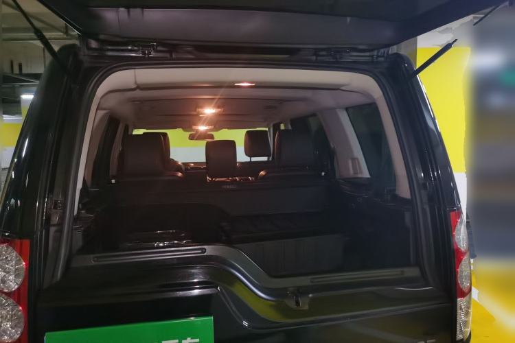 Used Land Rover Discovery 2011 3.0 SDV6 HSE Diesel Version Trunk
