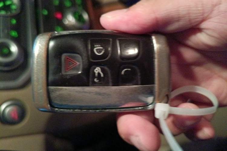 Used Land Rover Discovery 2011 3.0 SDV6 HSE Diesel Version Vehicle Key