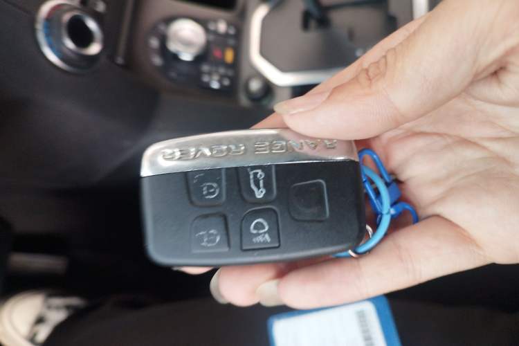 Used Land Rover Discovery 2011 3.0 SDV6 HSE Diesel Version Vehicle Key
