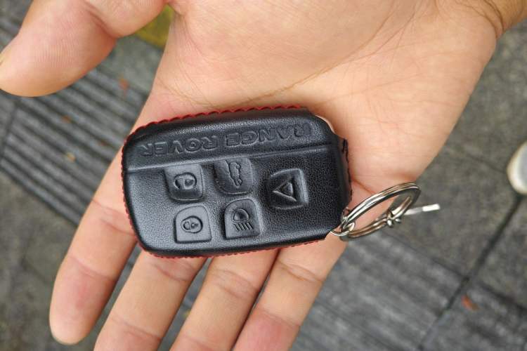 Used Land Rover Discovery 2011 3.0 SDV6 HSE Diesel Version Vehicle Key