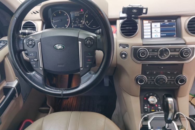 Used Land Rover Discovery 2011 3.0 SDV6 HSE Diesel Version Audio And AC Panel