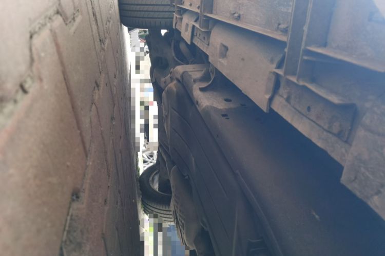 Used Land Rover Discovery 2011 3.0 SDV6 HSE Diesel Version Chassis Front Right