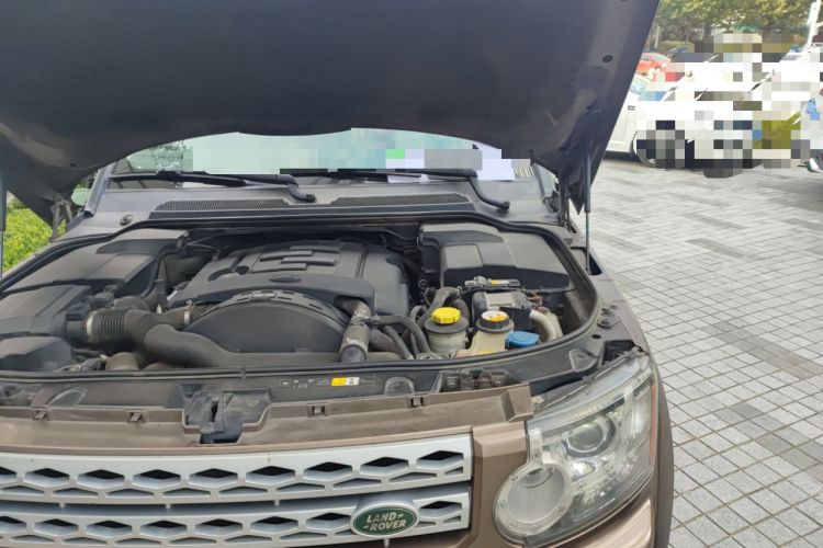 Used Land Rover Discovery 2011 3.0 SDV6 HSE Diesel Version Engine Bay Left