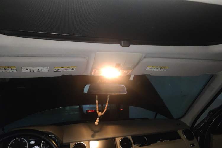 Used Land Rover Discovery 2011 3.0 SDV6 HSE Diesel Version Headliner