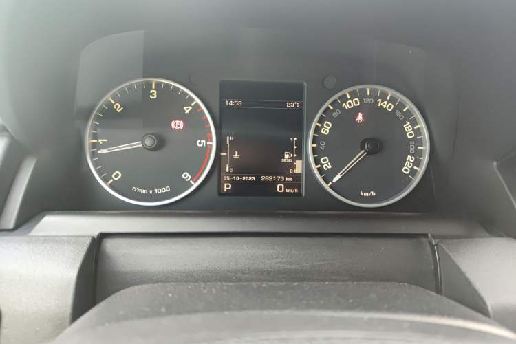 Used Land Rover Discovery 2011 3.0 SDV6 HSE Diesel Version Instrument Cluster