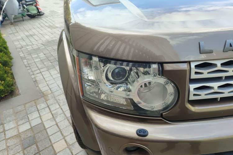 Used Land Rover Discovery 2011 3.0 SDV6 HSE Diesel Version Right Front Headlight