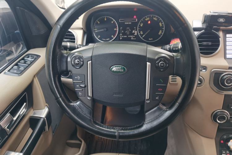 Used Land Rover Discovery 2011 3.0 SDV6 HSE Diesel Version Steering Wheel