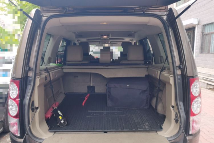 Used Land Rover Discovery 2011 3.0 SDV6 HSE Diesel Version Trunk