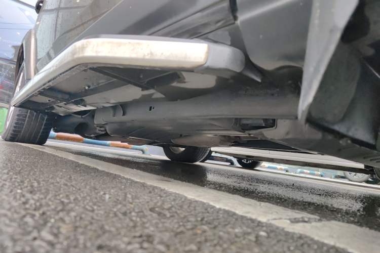 Used Land Rover Discovery 2011 3.0 SDV6 HSE Diesel Version Chassis Front Right