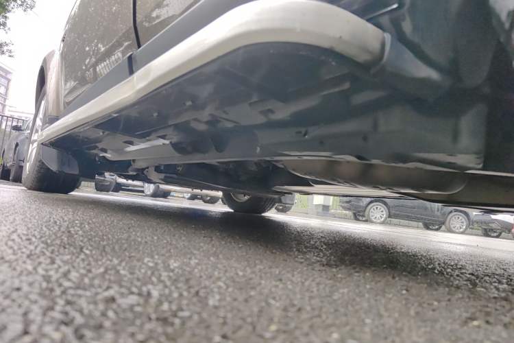 Used Land Rover Discovery 2011 3.0 SDV6 HSE Diesel Version Chassis Rear Left