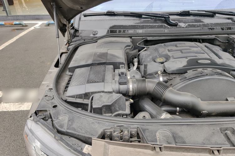 Used Land Rover Discovery 2011 3.0 SDV6 HSE Diesel Version Engine Bay Right