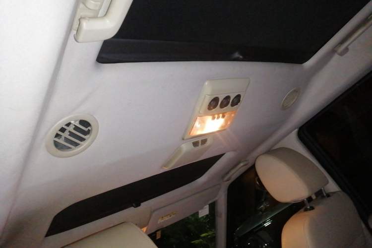 Used Land Rover Discovery 2011 4.0 V6 HSE Headliner