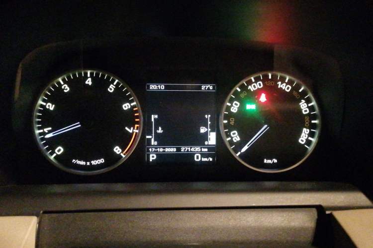 Used Land Rover Discovery 2011 4.0 V6 HSE Instrument Cluster