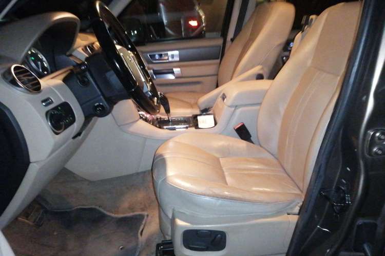 Used Land Rover Discovery 2011 4.0 V6 HSE Left Front Seat