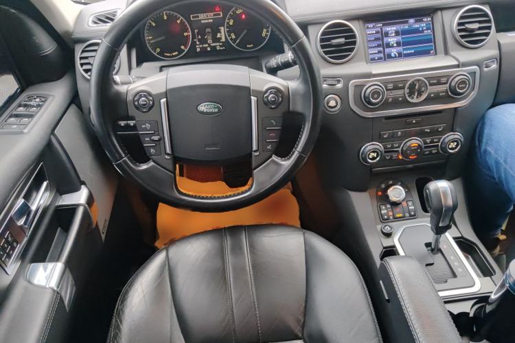Used Land Rover Discovery 2011 3.0 SDV6 HSE Diesel Version Steering Wheel