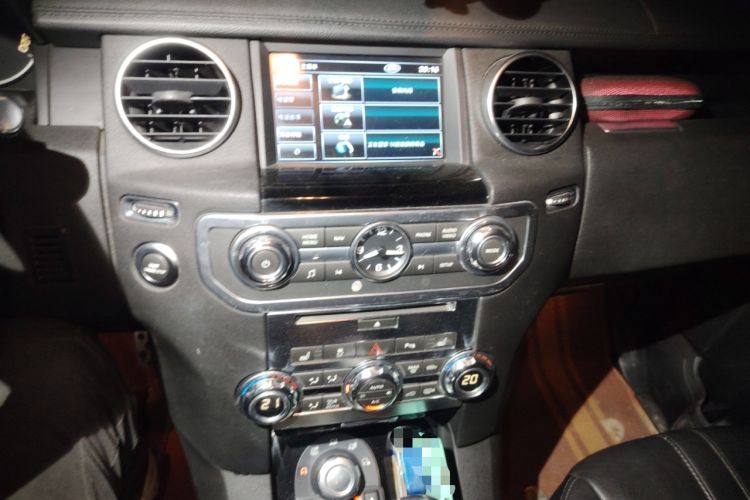 Used Land Rover Discovery 2011 3.0 SDV6 HSE Diesel Version Audio And AC Panel