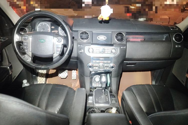 Used Land Rover Discovery 2011 3.0 SDV6 HSE Diesel Version Center Console