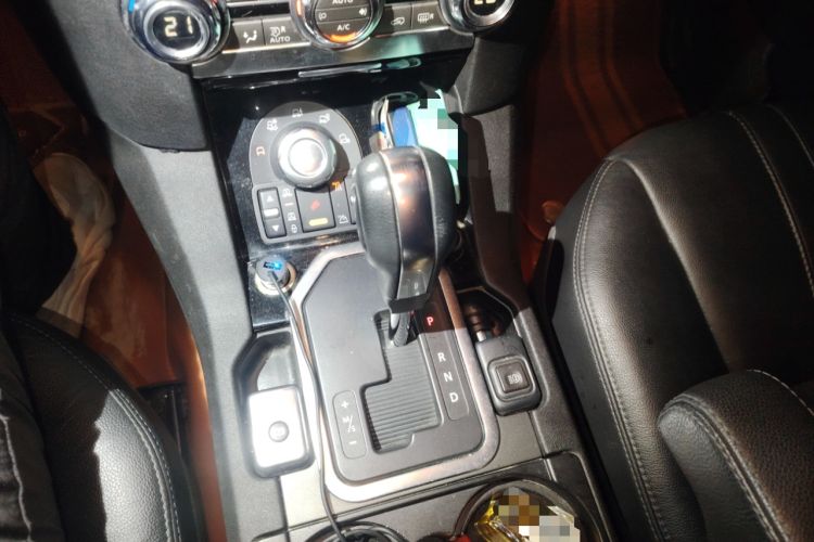 Used Land Rover Discovery 2011 3.0 SDV6 HSE Diesel Version Gear Lever