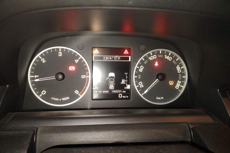 Used Land Rover Discovery 2011 3.0 SDV6 HSE Diesel Version Instrument Cluster