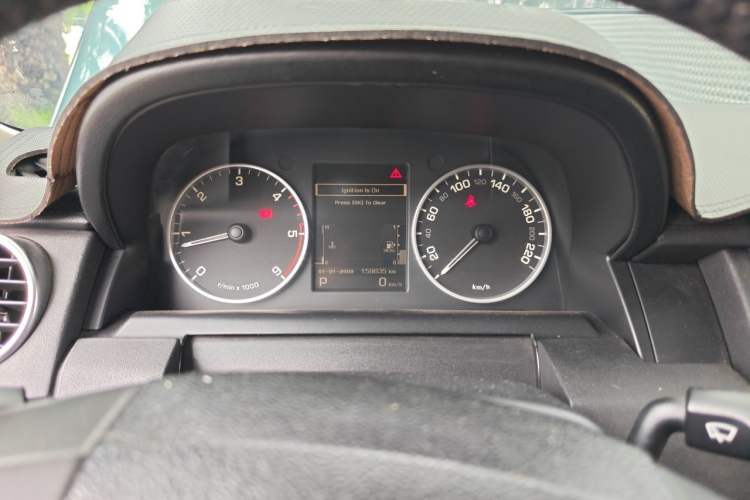 Used Land Rover Discovery 2011 3.0 SDV6 HSE Diesel Version Instrument Cluster