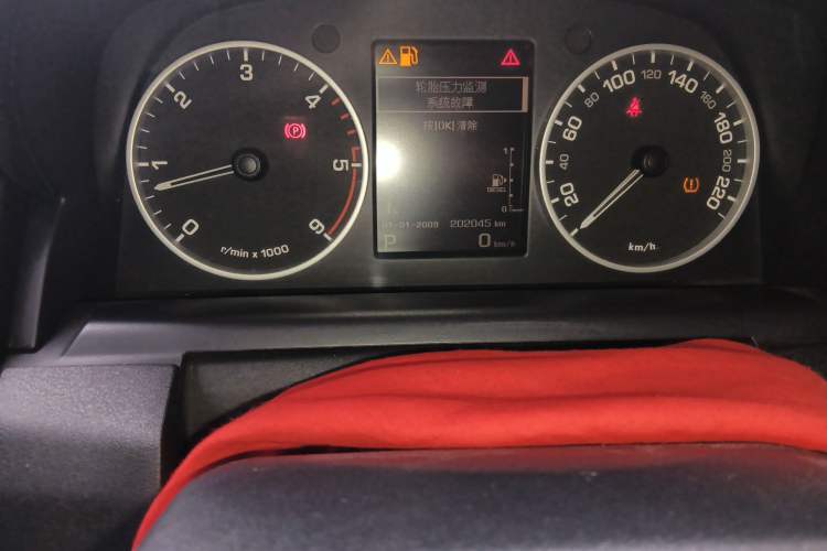 Used Land Rover Discovery 2011 3.0 SDV6 HSE Diesel Version Odometer Close Up