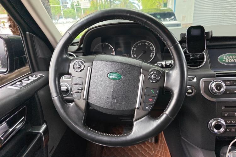Used Land Rover Discovery 2011 3.0 SDV6 HSE Diesel Version Steering Wheel