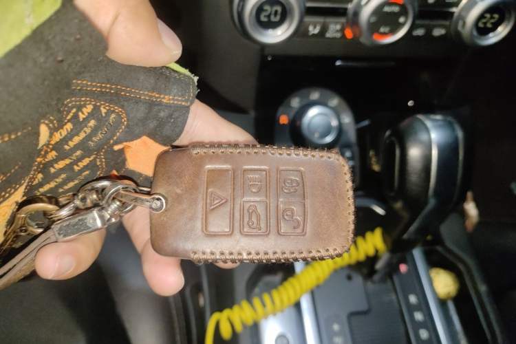 Used Land Rover Discovery 2011 3.0 SDV6 HSE Diesel Version Vehicle Key