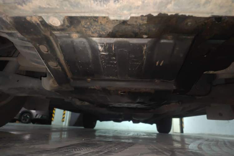 Used Land Rover Discovery 2011 2.7 TDV6 S Diesel Version Chassis Front