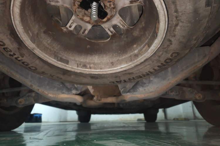 Used Land Rover Discovery 2011 2.7 TDV6 S Diesel Version Chassis Rear