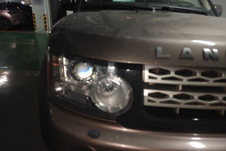 Used Land Rover Discovery 2011 2.7 TDV6 S Diesel Version Right Front Headlight
