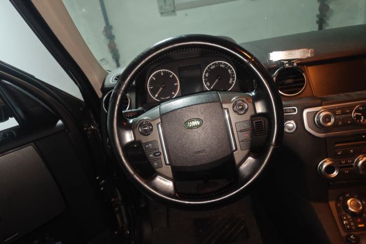 Used Land Rover Discovery 2011 2.7 TDV6 S Diesel Version Steering Wheel