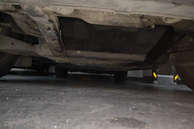 Used Land Rover Discovery 2011 3.0 SDV6 HSE Diesel Version Chassis Front