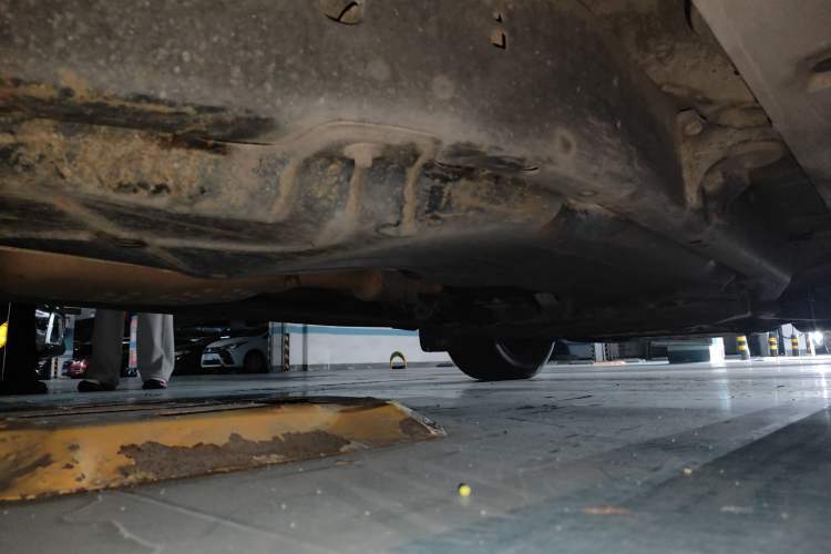 Used Land Rover Discovery 2011 3.0 SDV6 HSE Diesel Version Chassis Rear Right