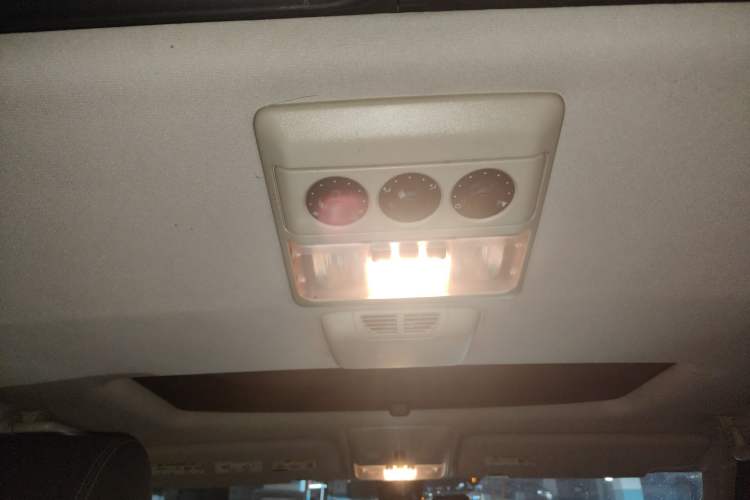 Used Land Rover Discovery 2011 3.0 SDV6 HSE Diesel Version Headliner