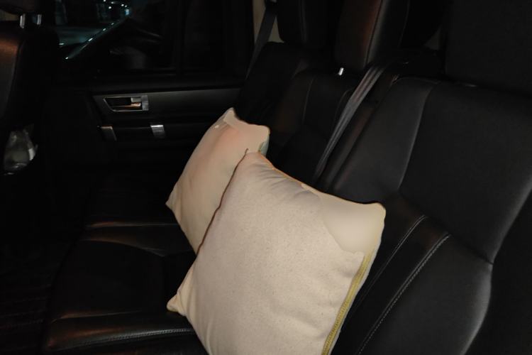 Used Land Rover Discovery 2011 3.0 SDV6 HSE Diesel Version Left Rear Seat