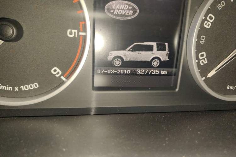 Used Land Rover Discovery 2011 3.0 SDV6 HSE Diesel Version Odometer Close Up