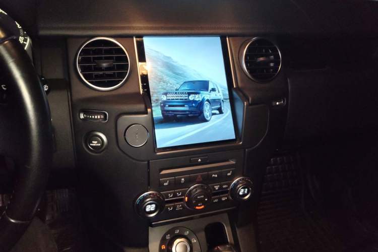 Used Land Rover Discovery 2011 4.0 V6 HSE Audio And AC Panel