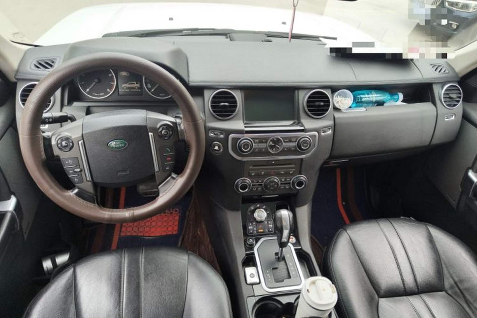 Used Land Rover Discovery 2011 4.0 V6 HSE Center Console