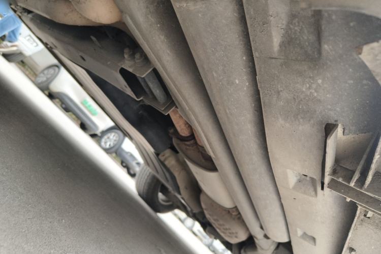 Used Land Rover Discovery 2011 4.0 V6 HSE Chassis Front Left