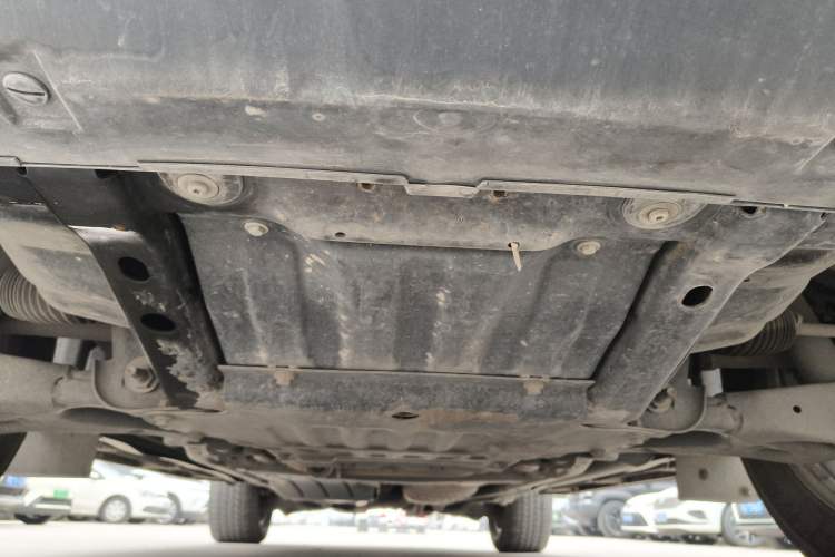 Used Land Rover Discovery 2011 4.0 V6 HSE Chassis Front