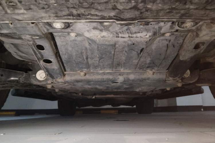 Used Land Rover Discovery 2011 4.0 V6 HSE Chassis Front