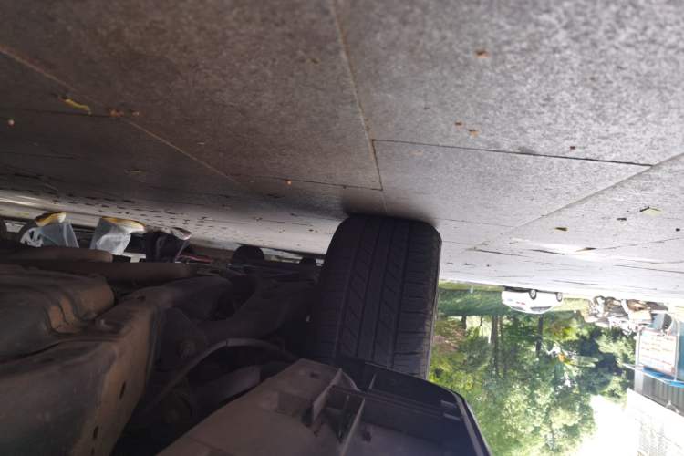 Used Land Rover Discovery 2011 3.0 SDV6 HSE Diesel Version Chassis Rear Right